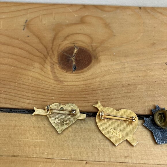 Banff National Park Lapel Pin Badge Set of 3 Sulphur Mountain Canada Souvenir - Picture 5 of 5